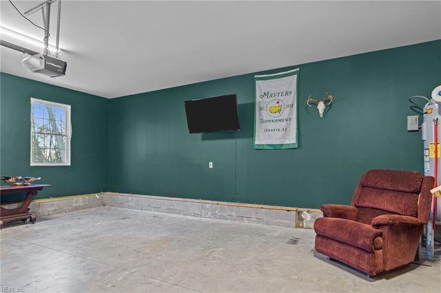 758 Mariners Woods DR, Hartfield, VA 23071