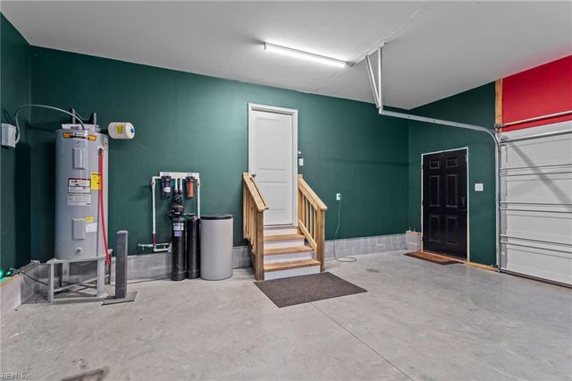 758 Mariners Woods DR, Hartfield, VA 23071