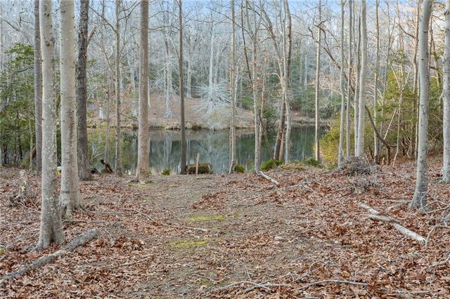 758 Mariners Woods DR, Hartfield, VA 23071