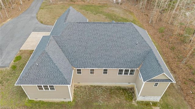 758 Mariners Woods DR, Hartfield, VA 23071