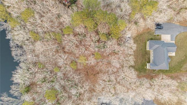 758 Mariners Woods DR, Hartfield, VA 23071