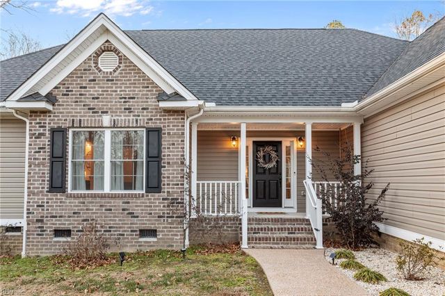 758 Mariners Woods DR, Hartfield, VA 23071