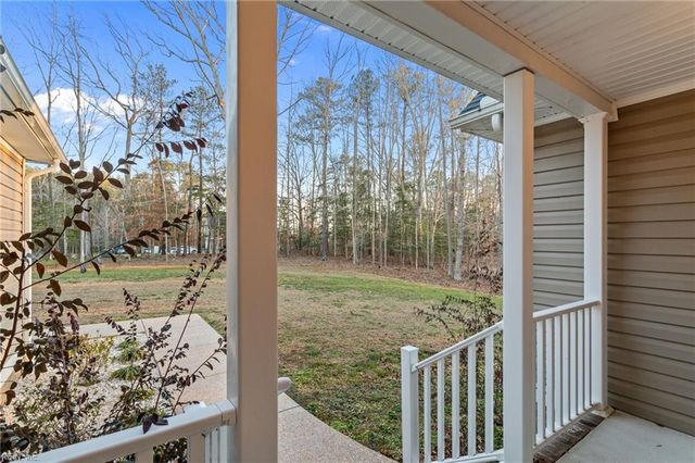 758 Mariners Woods DR, Hartfield, VA 23071