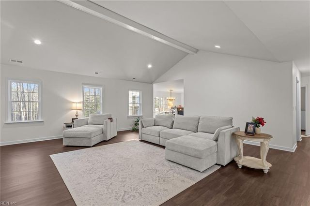 758 Mariners Woods DR, Hartfield, VA 23071