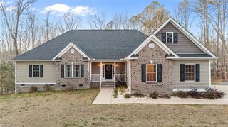 758 Mariners Woods DR, Hartfield, VA 23071