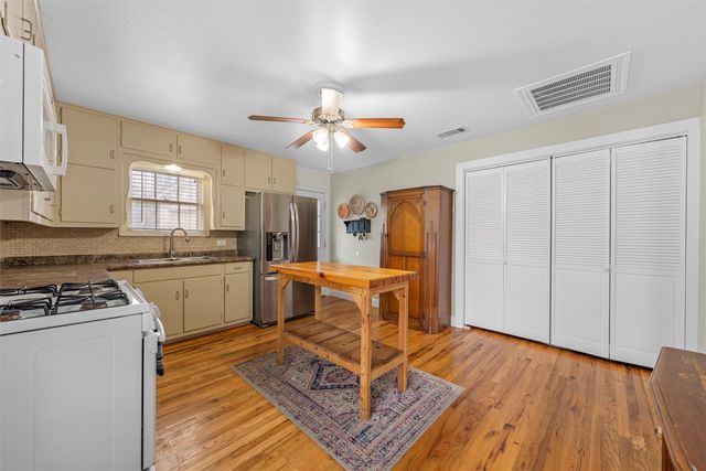 2425 N 32nd Street, Waco, TX 76708