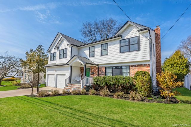 51 Convent Road, Syosset, NY 11791
