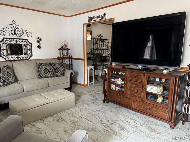 406 E Washington Avenue, Owensville, MO 65066