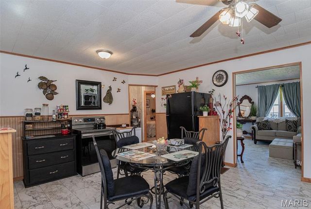 406 E Washington Avenue, Owensville, MO 65066