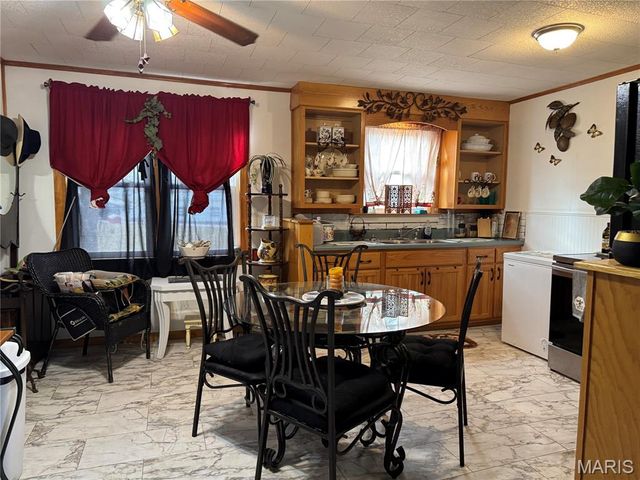 406 E Washington Avenue, Owensville, MO 65066