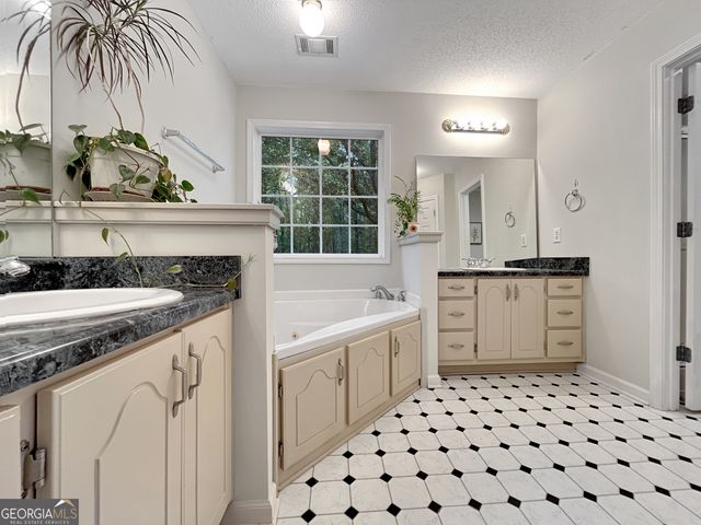 715 Frog Road, Locust Grove, GA 30248