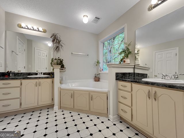 715 Frog Road, Locust Grove, GA 30248