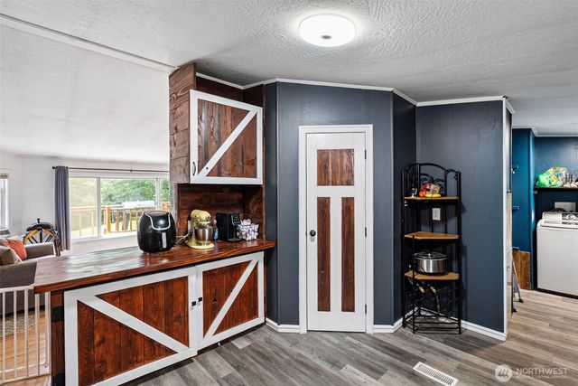 9390 Phillips Road SE, Port Orchard, WA 98367