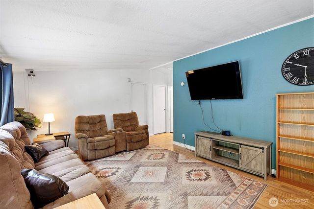 9390 Phillips Road SE, Port Orchard, WA 98367