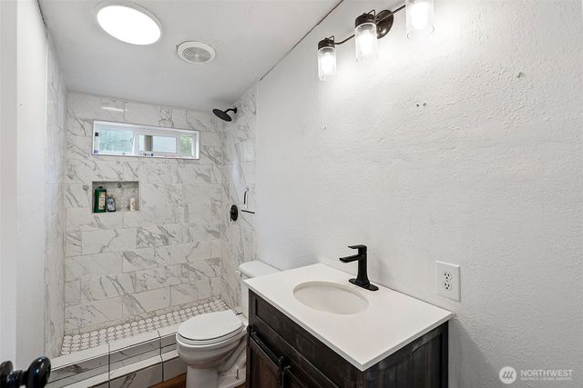 9390 Phillips Road SE, Port Orchard, WA 98367