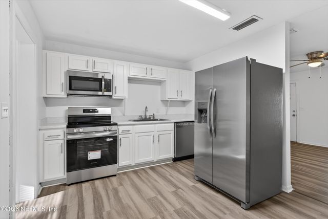 1814 LOCUST Avenue, Palatka, FL 32177