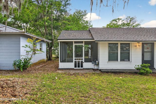 1814 LOCUST Avenue, Palatka, FL 32177