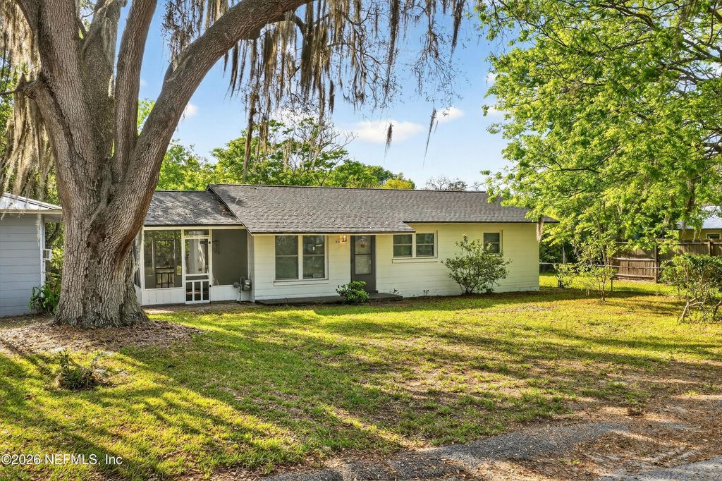 1814 LOCUST Avenue, Palatka, FL 32177