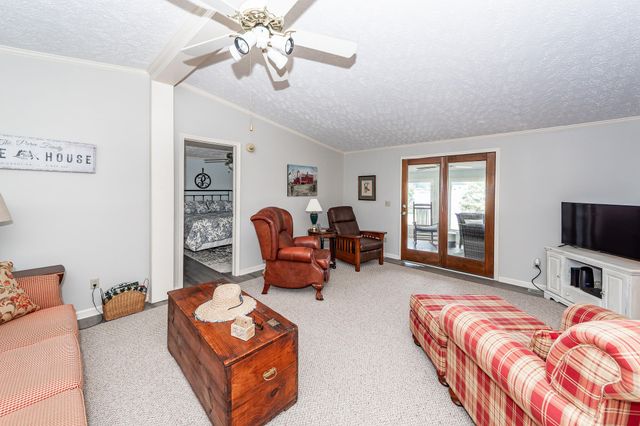 1529 Waters Edge Drive, Summerton, SC 29148