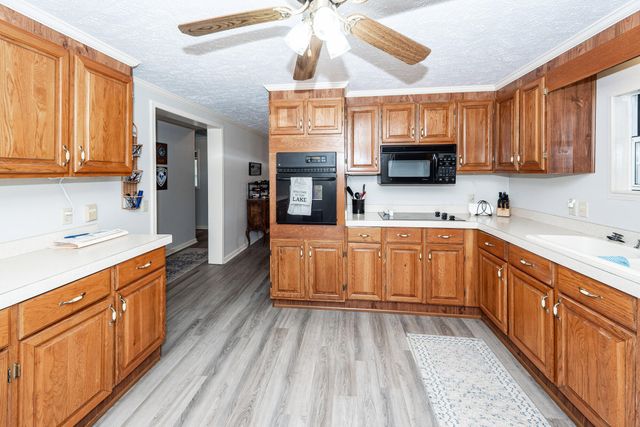 1529 Waters Edge Drive, Summerton, SC 29148