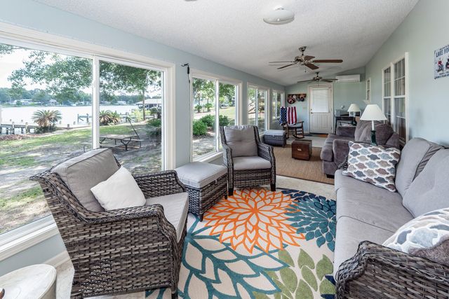 1529 Waters Edge Drive, Summerton, SC 29148