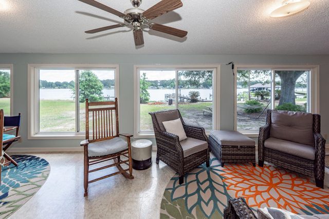 1529 Waters Edge Drive, Summerton, SC 29148