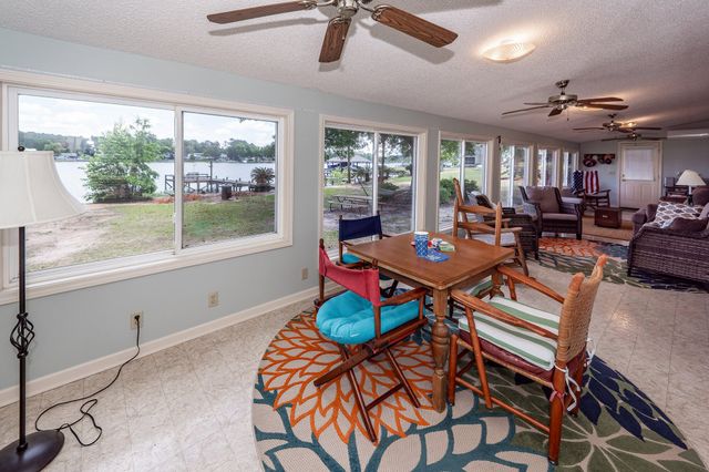 1529 Waters Edge Drive, Summerton, SC 29148