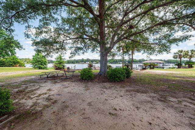 1529 Waters Edge Drive, Summerton, SC 29148