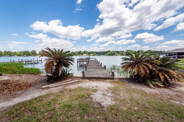 1529 Waters Edge Drive, Summerton, SC 29148