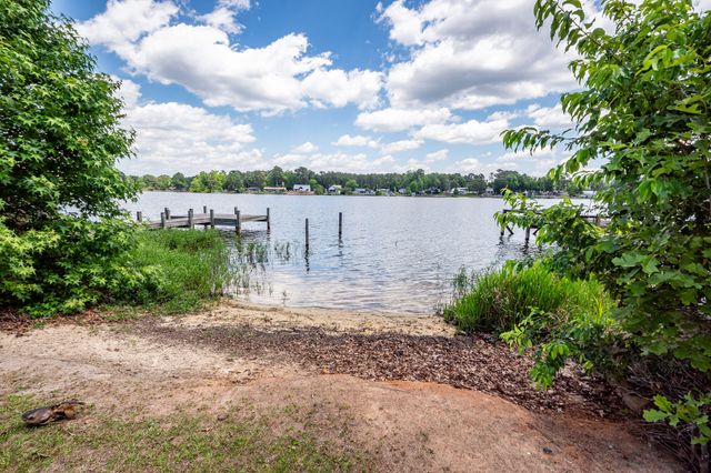 1529 Waters Edge Drive, Summerton, SC 29148