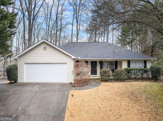8450 Emerald Pointe Lane, Gainesville, GA 30506
