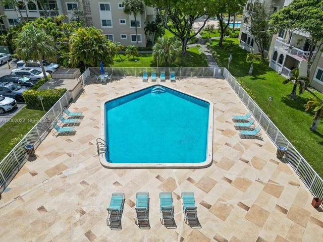 7845 Camino Real O-413, Miami, FL 33143