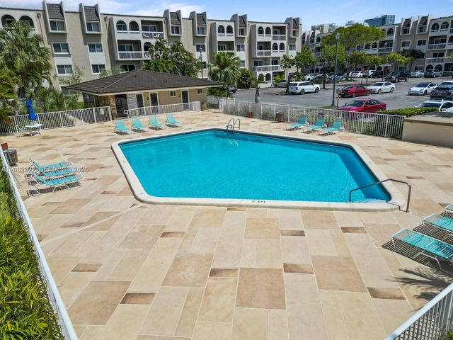 7845 Camino Real O-413, Miami, FL 33143