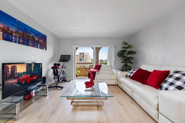 7845 Camino Real O-413, Miami, FL 33143