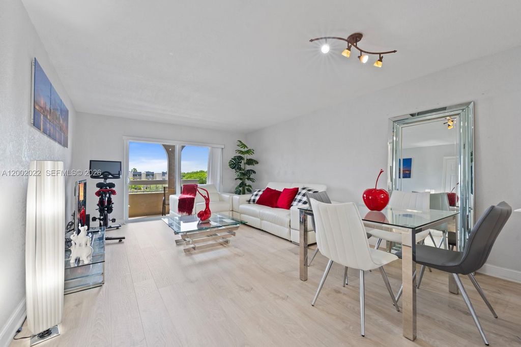 7845 Camino Real O-413, Miami, FL 33143