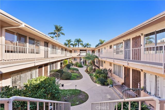 527 Cedar 2E, Long Beach, CA 90802