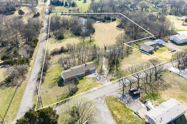 1021 Kouns Lane, Kansas City, KS 66111