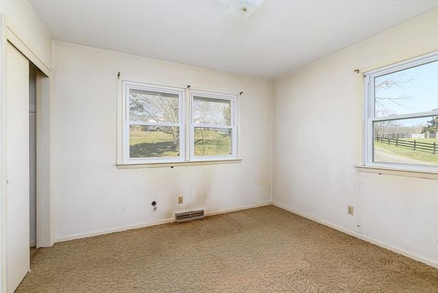 1021 Kouns Lane, Kansas City, KS 66111