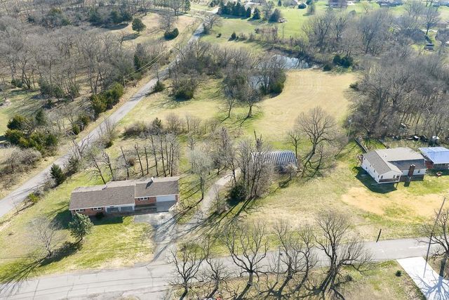 1021 Kouns Lane, Kansas City, KS 66111