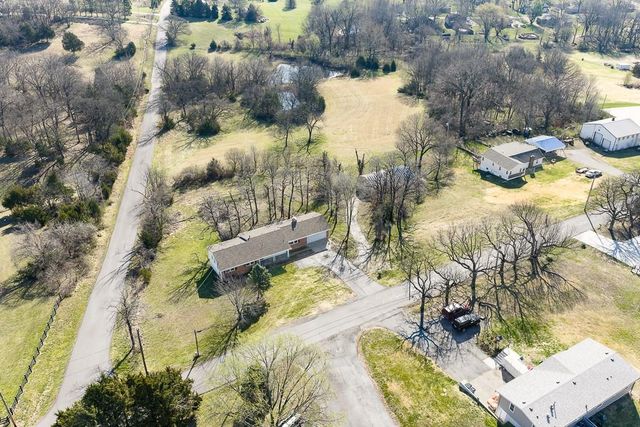 1021 Kouns Lane, Kansas City, KS 66111