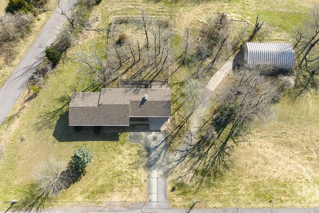 1021 Kouns Lane, Kansas City, KS 66111