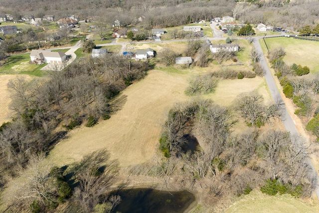 1021 Kouns Lane, Kansas City, KS 66111