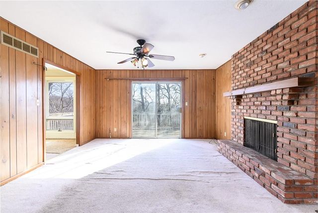 1021 Kouns Lane, Kansas City, KS 66111