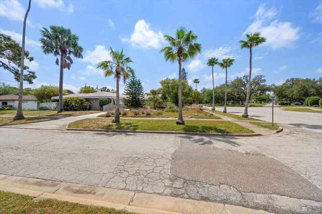 109 PONCE DE LEON BOULEVARD, Belleair, FL 33756