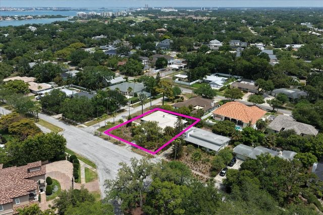 109 PONCE DE LEON BOULEVARD, Belleair, FL 33756