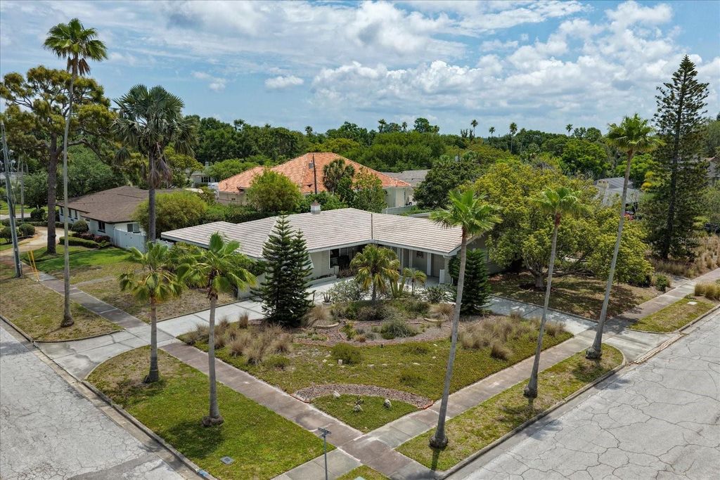 109 PONCE DE LEON BOULEVARD, Belleair, FL 33756