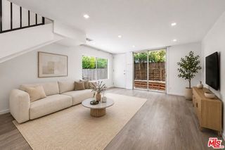 11652 Chenault Street 14, Los Angeles, CA 90049