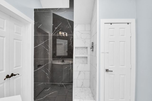 8802 Kensington Court, La Porte, TX 77571