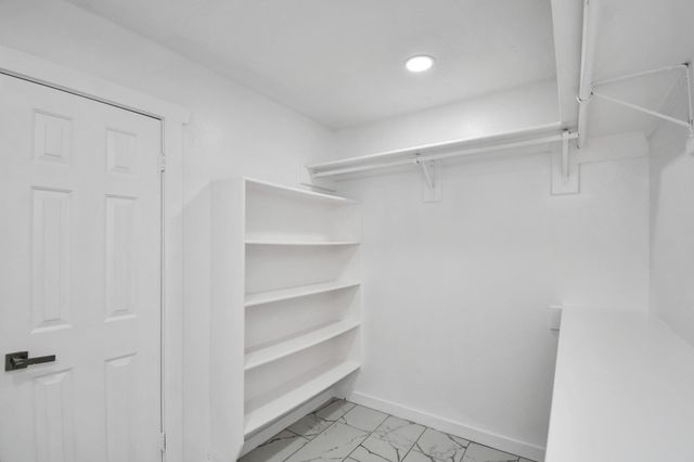 8802 Kensington Court, La Porte, TX 77571