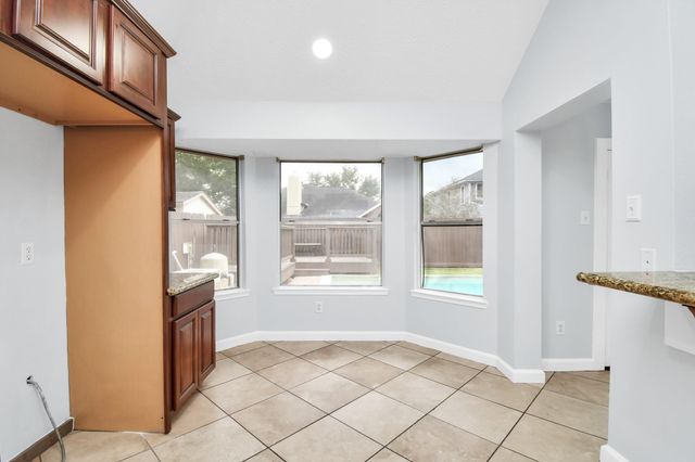 8802 Kensington Court, La Porte, TX 77571